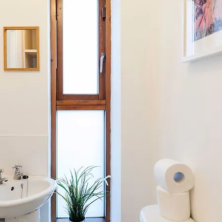 Metrostays - Merrion Square Apartment